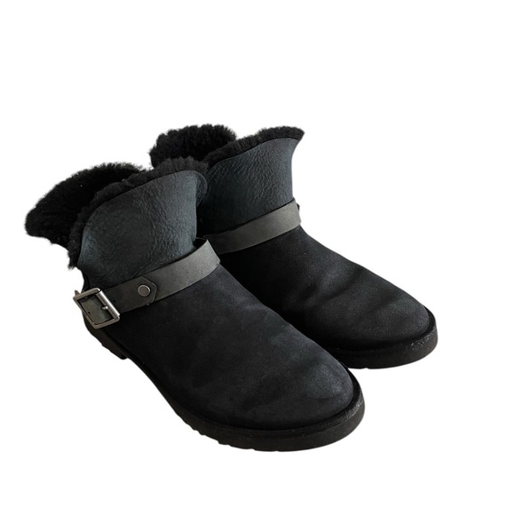 UGG Romely Short Buckle Boot Black Suede Fur Lined Women’s Size 7 - Picture 4 of 8